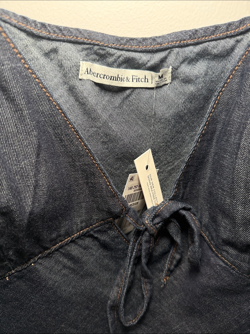 A&F Bella Bra-Free Chambray Tie-Front Cami - Picture 4 of 5